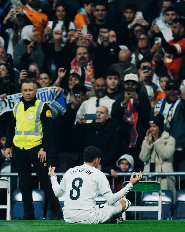 意甲三分制时代罗马第6次前11场24+分，前5次最终均排名前三（意甲三分制以来罗马第6次前11轮24分以上，此前5次最终均进前三）