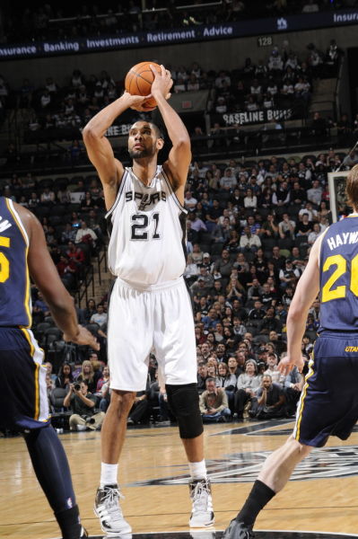 安布：在没中锋的情况下，普利希奇搭莱奥可能存在兼容问题（安布：无中锋时，普利希奇与莱奥的搭档或存兼容隐患）