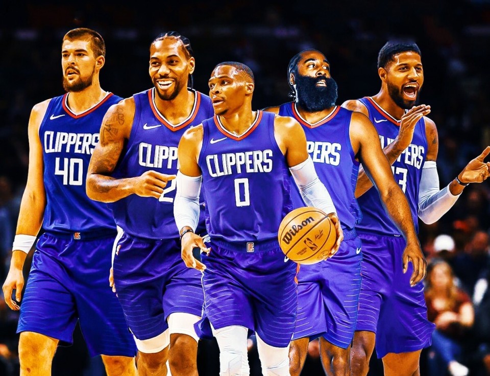 判决书：原天津泰达球员白某峰因受贿判有期徒刑一年，缓刑一年（判决书显示：前天津泰达球员白某峰因受贿获刑一年，缓刑一年）