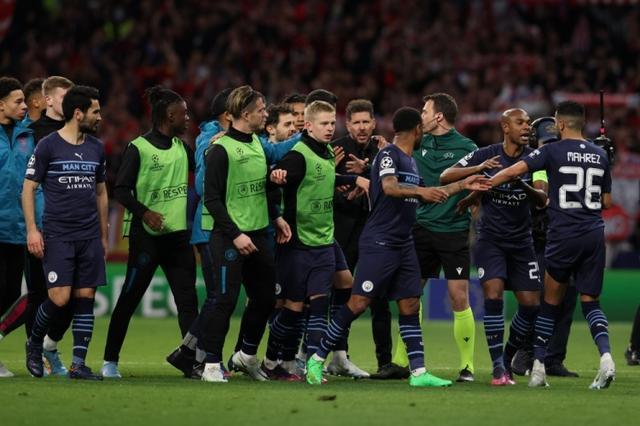 本赛季独行侠有11场比赛分差在个位数以内，排在联盟第二（独行侠本季已有11场分差个位数的比赛，位列联盟第二）