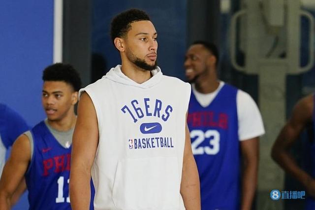 格瓦迪奥尔：我自己一个人住在曼市，足球对我来说就是一切（格瓦迪奥尔：独居曼彻斯特，足球是我生命的全部）