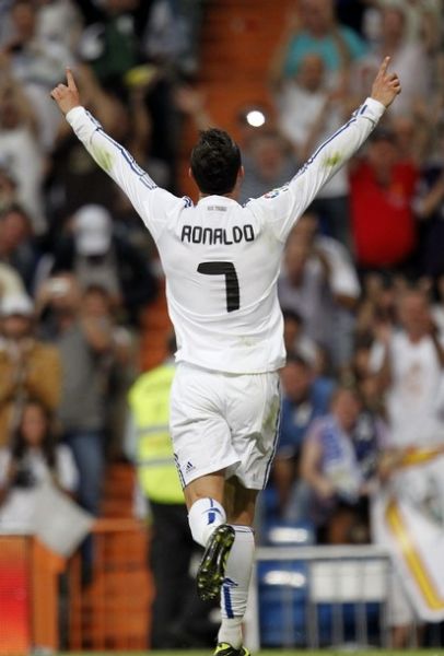 金畅质疑王钰栋经纪公司：德转错误的经纪人信息多了去了（金畅质疑王钰栋经纪团队：德转经纪人信息频现错误）