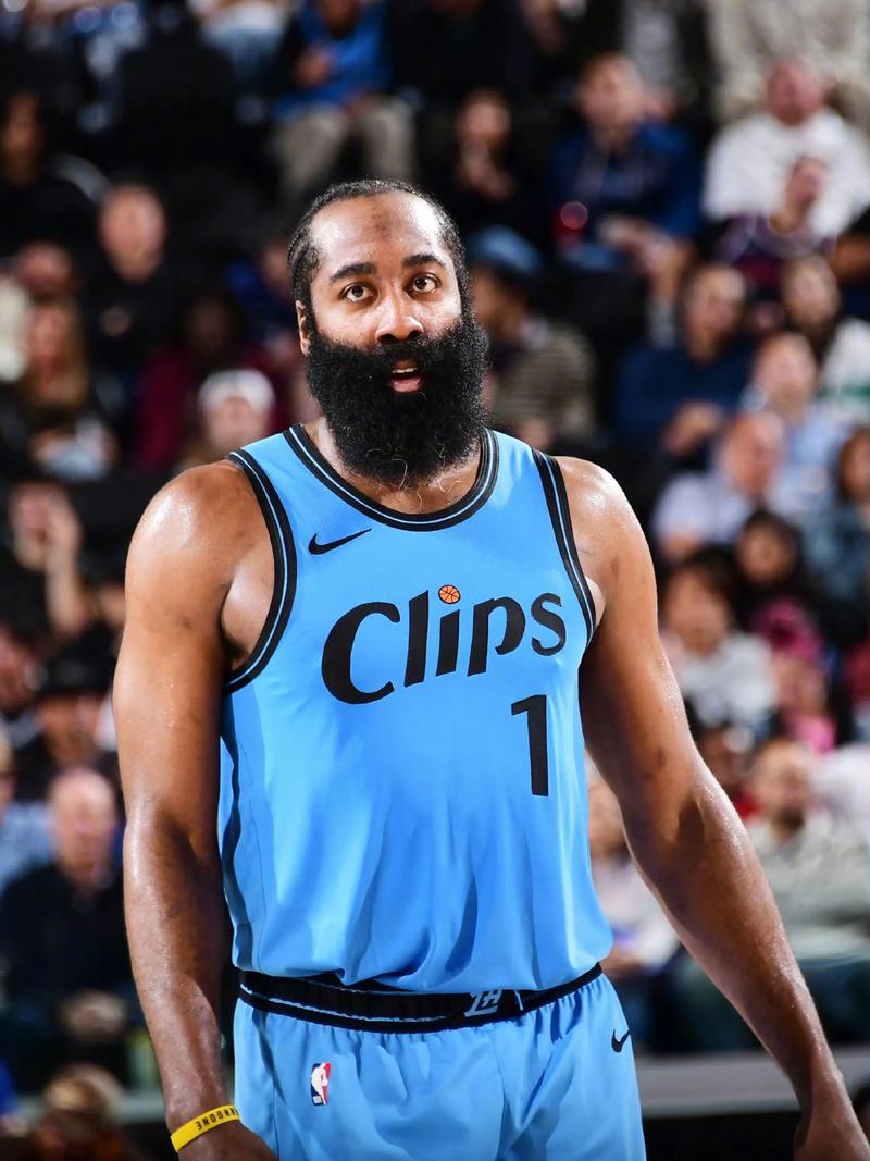 都体：森林想先租后买总价3300万欧签下道路，尤文要4000万欧（都体：森林提议先租后买总价3300万欧签下“道路”，尤文坚持要价4000万欧）